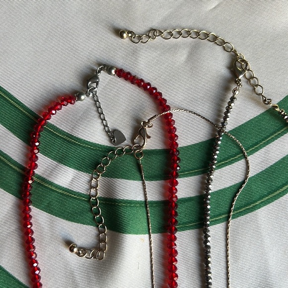 Set of 3 checkers 13-14” long delicate beaded teen layers red solver gold bundle - Picture 5 of 11